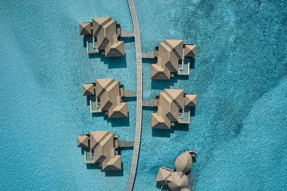 1024-Como-Maalifushi-Aerial_Water Villas
