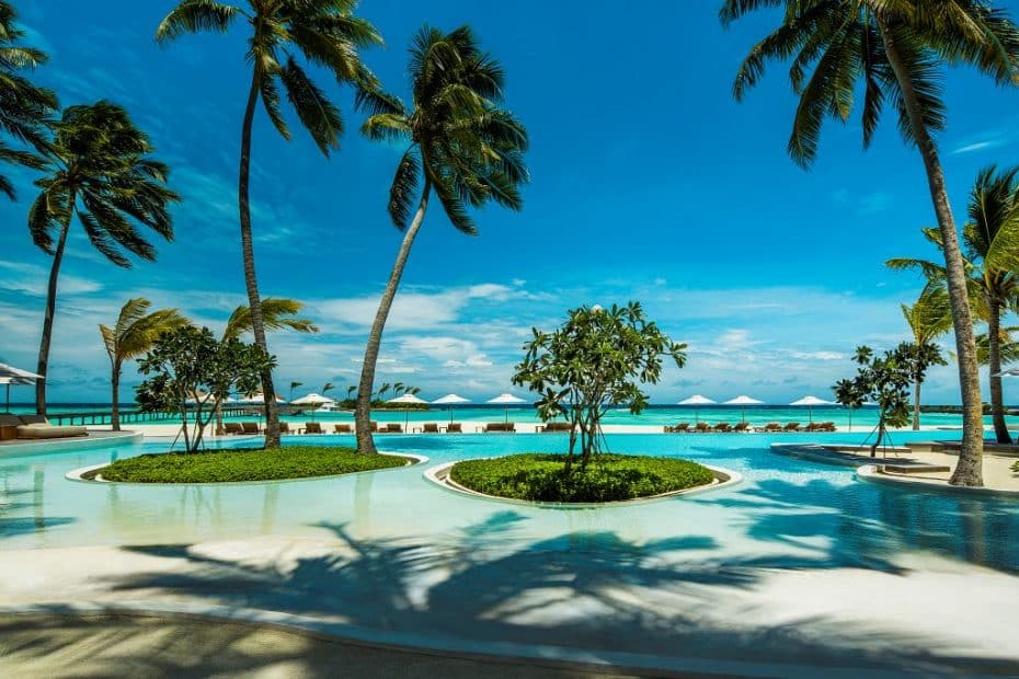 1024-Como-Maalifushi-Swimming_Pool_3