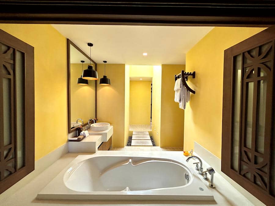 900 Bathroom Deluxe Balcony