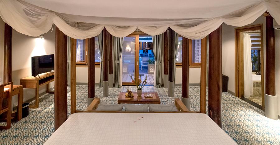 900-Pilgrim-Pool-Access-Villa-Bedroom