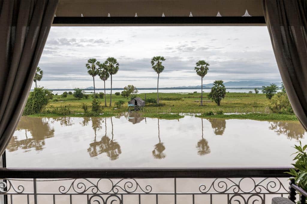 1024-heritage-line-i-cambodia-themed-package-i-cruise--art-i-life-onboard_54053704876_o