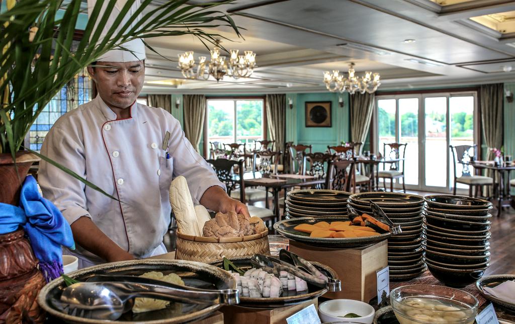 1024-heritage-line-i-lower-mekong-i-ship-i-the-jahan-i-viceroy-dining-hall-03_53503571506_o